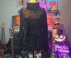 Mittoshop Fuzzy Black Turtleneck Sweater